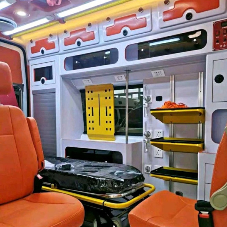 曲江长途救护车护送病人租赁价格